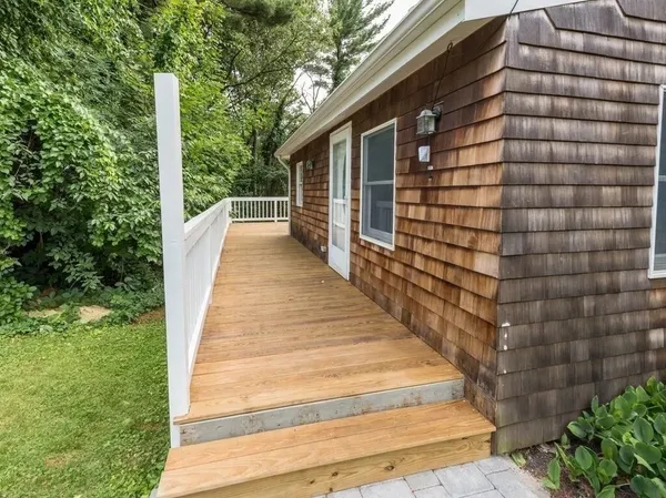 $1,100 | 3 Hickory Lane, Unit 2, Auburn, MA 01501