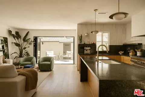 $2,295,000 | 3852 Bledsoe Avenue, Los Angeles, CA 90066