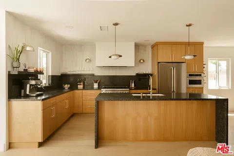$2,295,000 | 3852 Bledsoe Avenue, Los Angeles, CA 90066