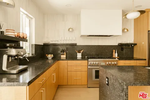 $2,295,000 | 3852 Bledsoe Avenue, Los Angeles, CA 90066
