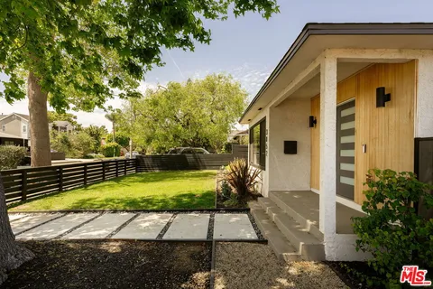 $2,295,000 | 3852 Bledsoe Avenue, Los Angeles, CA 90066