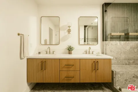 $2,295,000 | 3852 Bledsoe Avenue, Los Angeles, CA 90066