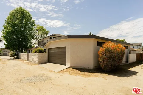 $2,295,000 | 3852 Bledsoe Avenue, Los Angeles, CA 90066