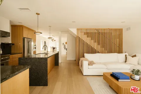$2,295,000 | 3852 Bledsoe Avenue, Los Angeles, CA 90066