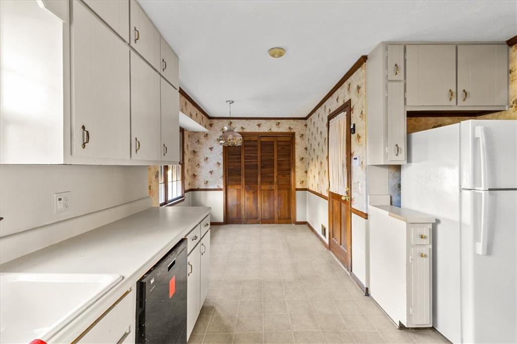 2075 Pinewood Drive Covington, GA 30016 - Photo 16 of 37