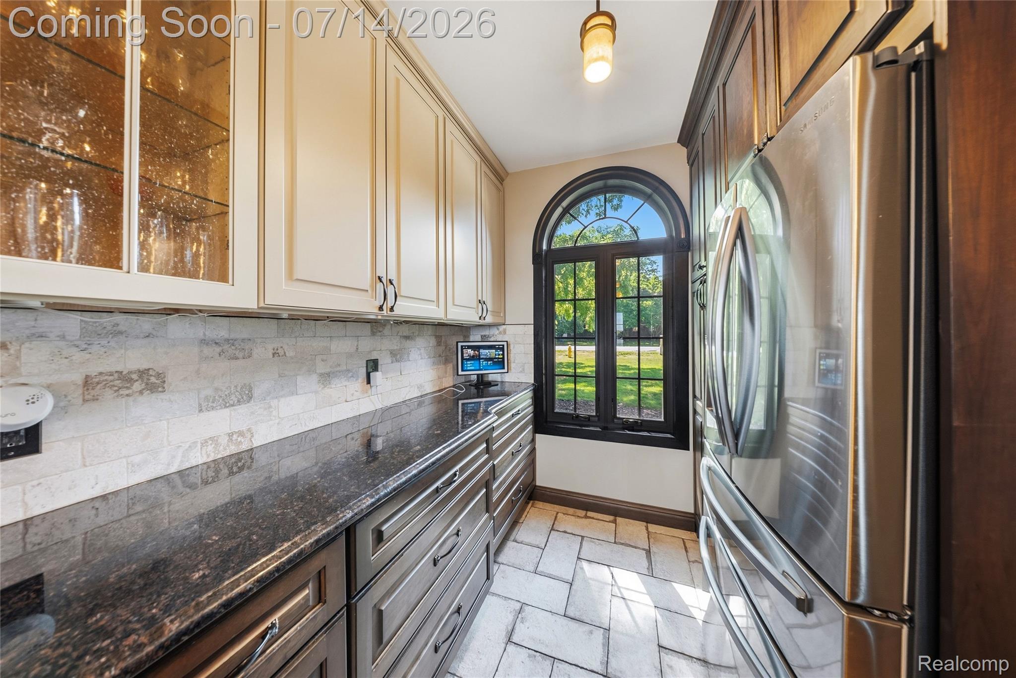 18460 Meridian Road Grosse Ile, MI 48138 - Photo 23 of 50 Kitchen