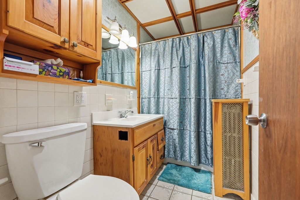 17-19 Howes Street Springfield, MA 01118 - Photo 13 of 42