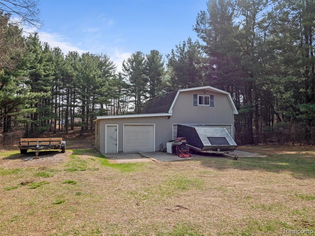 707 Pine Tree Road Lake Orion, MI 48362 - Photo 35 of 36 Gallery Image 35