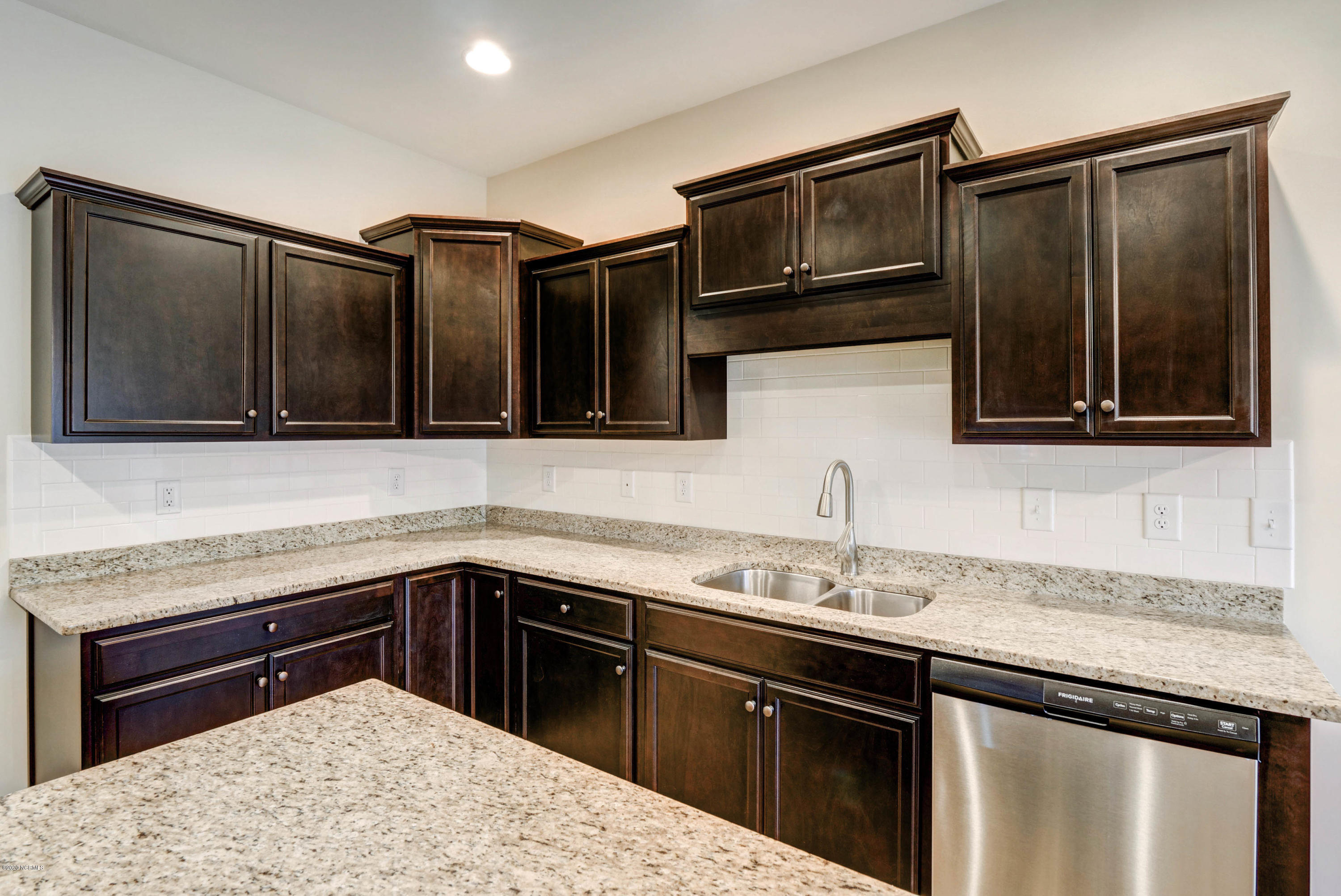 682 Aria Lane Hubert, NC 28539 - Photo 14 of 35 Kitchen