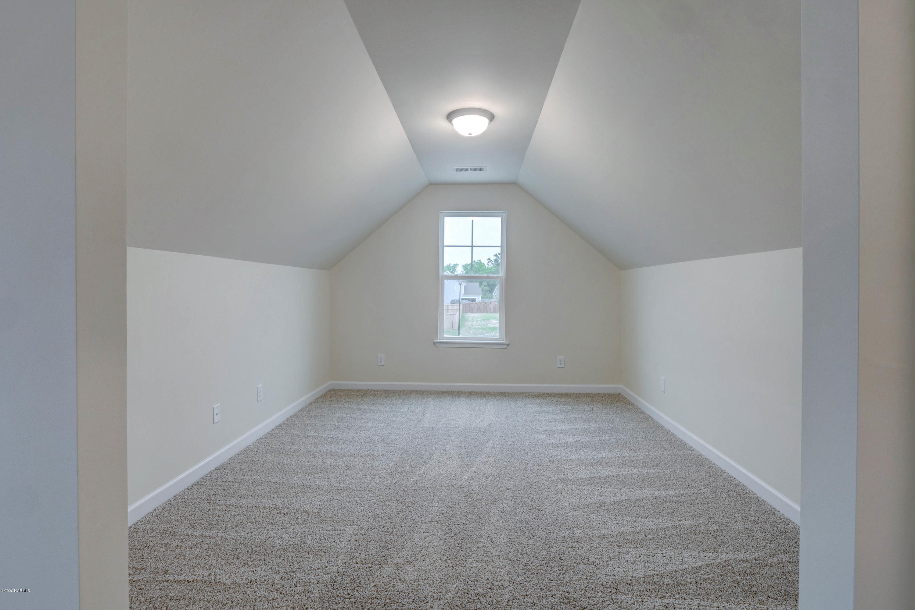 682 Aria Lane Hubert, NC 28539 - Photo 21 of 35 Master Bedroom Sitting Area
