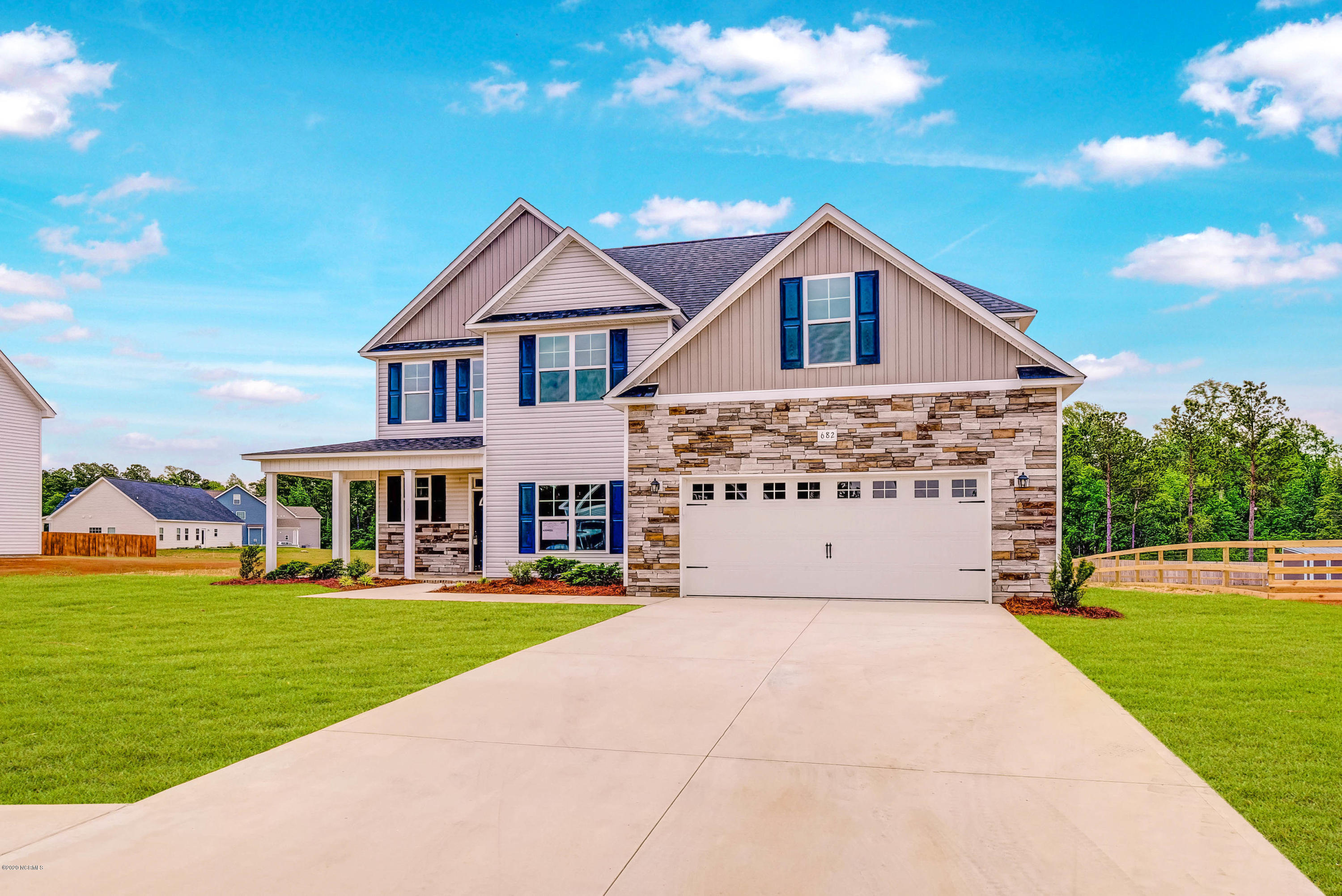 682 Aria Lane Hubert, NC 28539 - Photo 3 of 35 Front