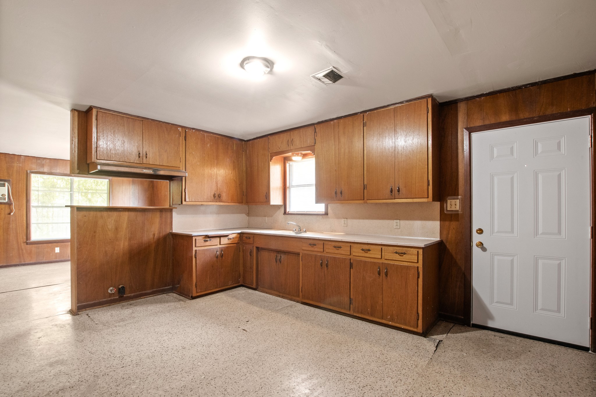 1007 Kimbro Street Taylor, TX 76574 - Photo 8 of 32