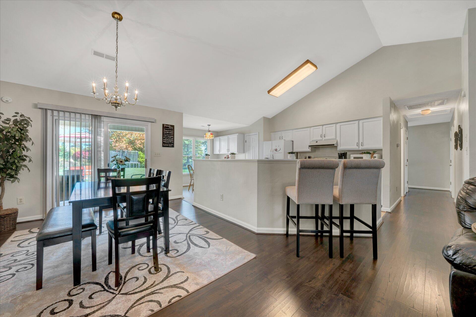 5215 Huntridge Road Roanoke, VA 24012 - Photo 10 of 47 11-DSC00019