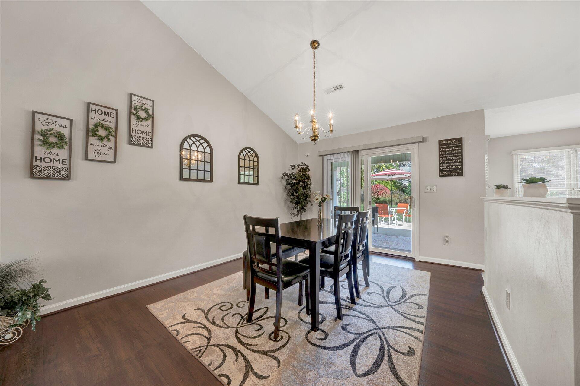 5215 Huntridge Road Roanoke, VA 24012 - Photo 11 of 47 12-DSC00007