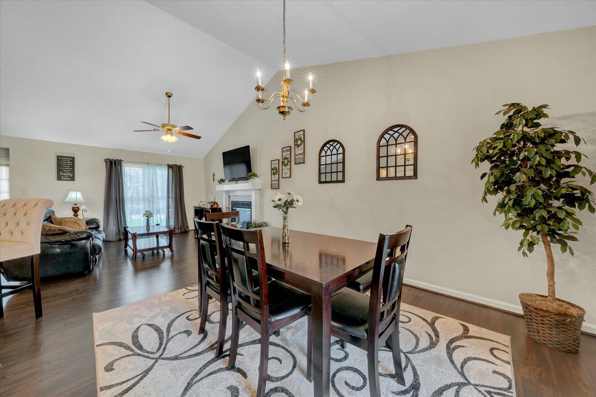 5215 Huntridge Road Roanoke, VA 24012 - Photo 12 of 47 13-DSC00040