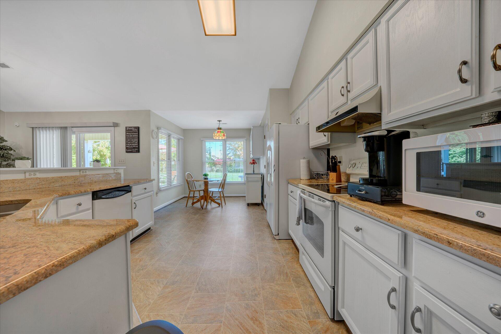 5215 Huntridge Road Roanoke, VA 24012 - Photo 14 of 47 15-DSC00025