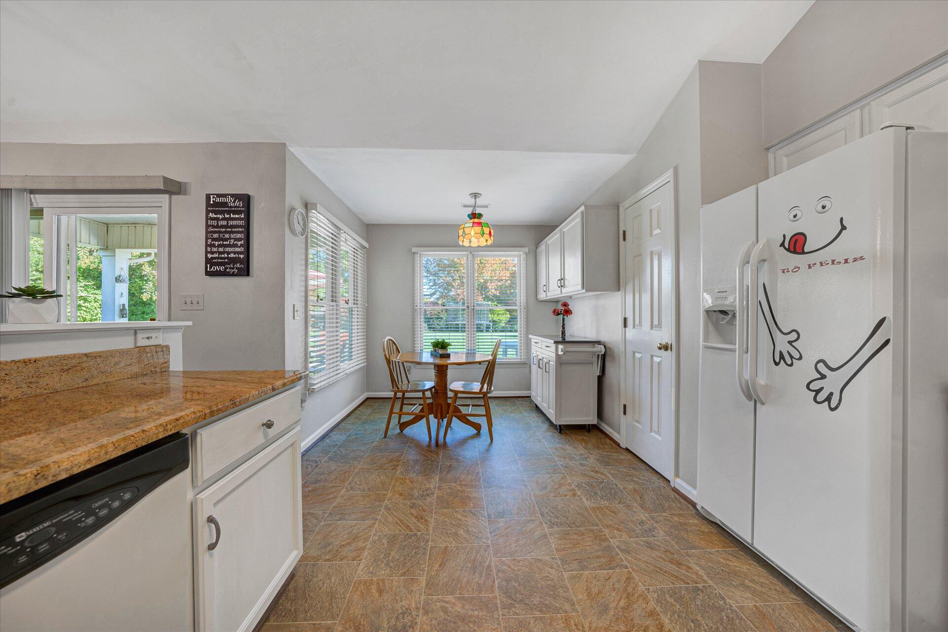 5215 Huntridge Road Roanoke, VA 24012 - Photo 16 of 47 17-DSC00031