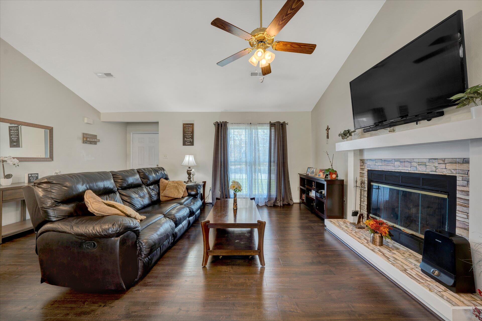 5215 Huntridge Road Roanoke, VA 24012 - Photo 6 of 47 07-DSC00010