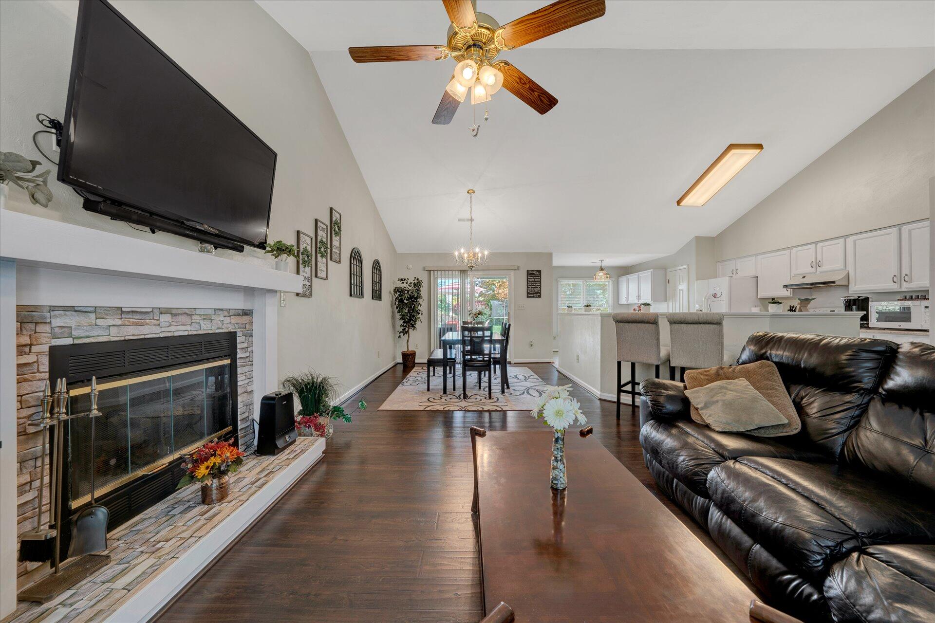 5215 Huntridge Road Roanoke, VA 24012 - Photo 7 of 47 08-DSC00013