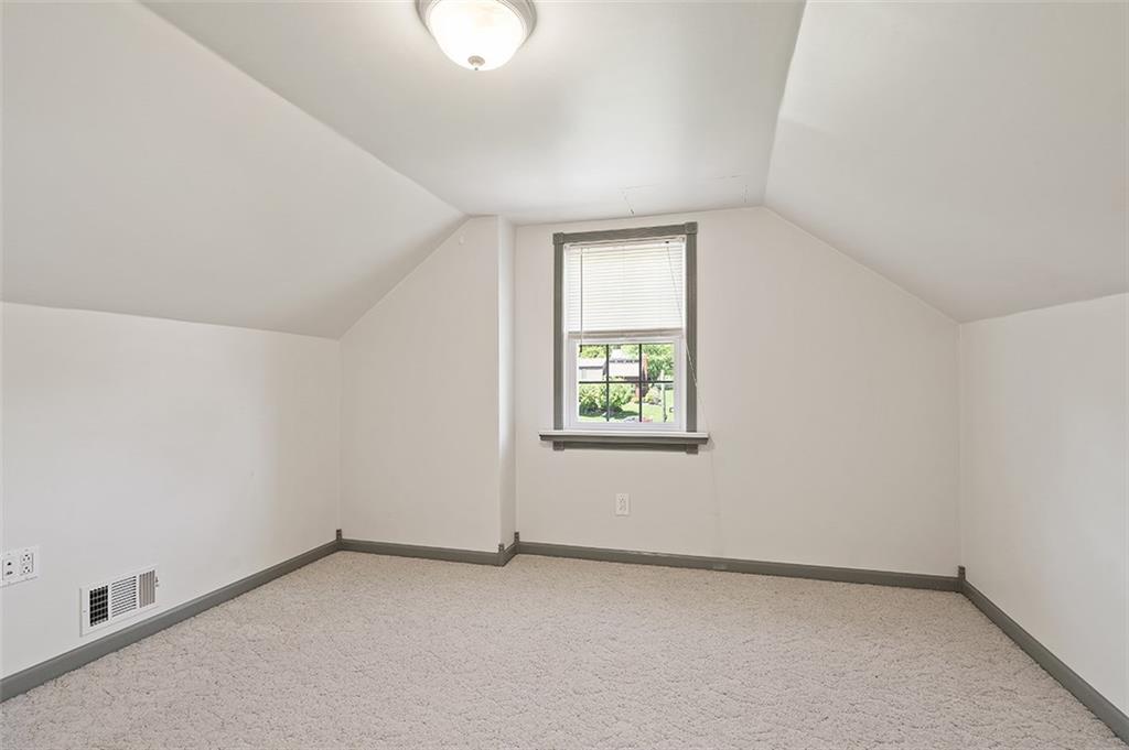 120 Tyler Road Pittsburgh, PA 15237 - Photo 19 of 23 an empty room with a window