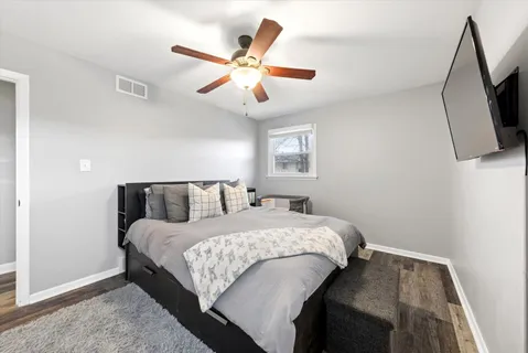 $369,000 | 10100 Parke Avenue, Oak Lawn, IL 60453