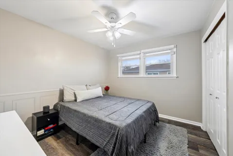 $369,000 | 10100 Parke Avenue, Oak Lawn, IL 60453