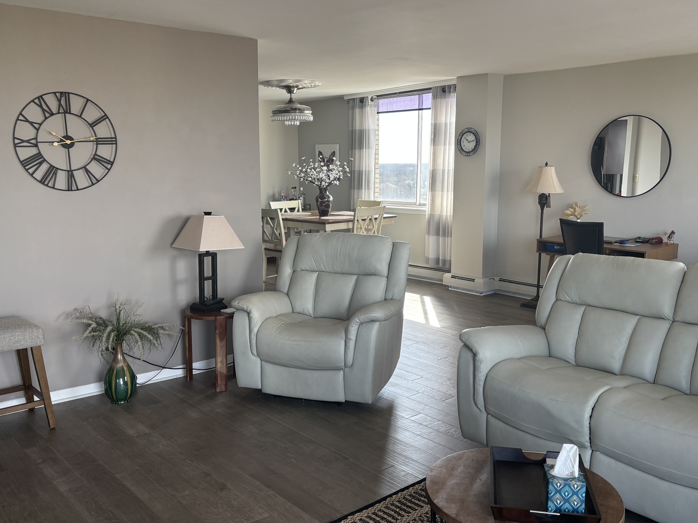40 North Tower Road, Unit 10M Oak Brook, IL 60523 - Photo 5 of 36