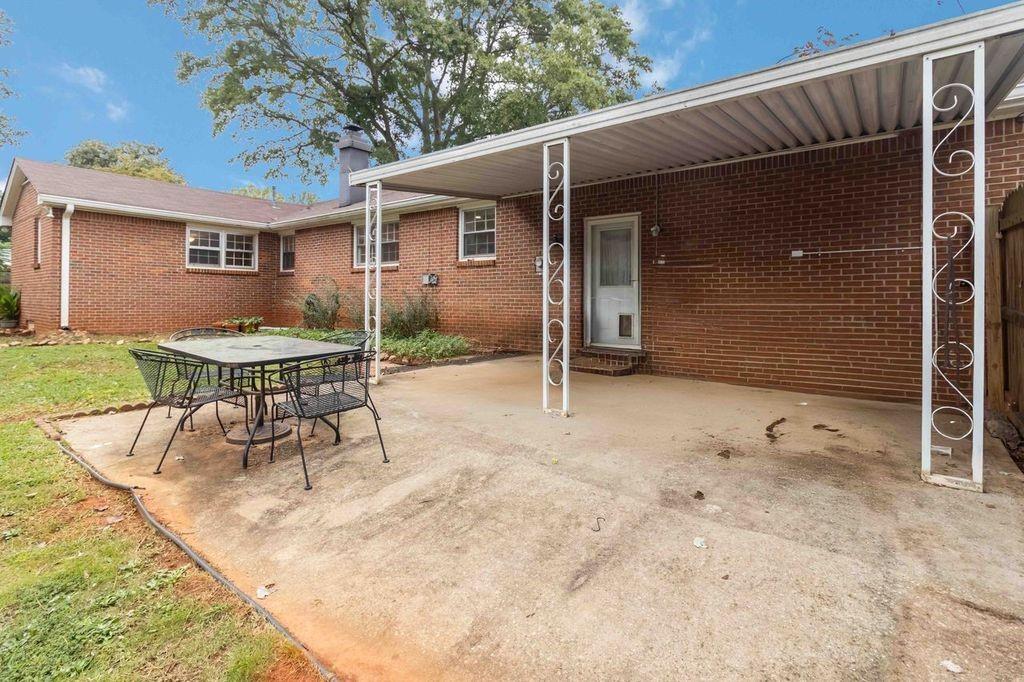 5524 Laurel Lane Northwest Lilburn, GA 30047 - Photo 33 of 46