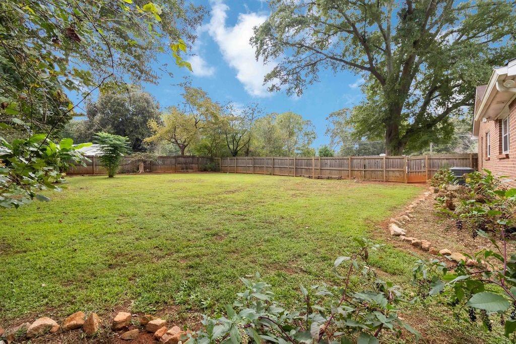 5524 Laurel Lane Northwest Lilburn, GA 30047 - Photo 35 of 46