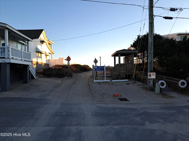 $995 | 217 West Atlantic Boulevard, Unit 4, Atlantic Beach, NC 28512