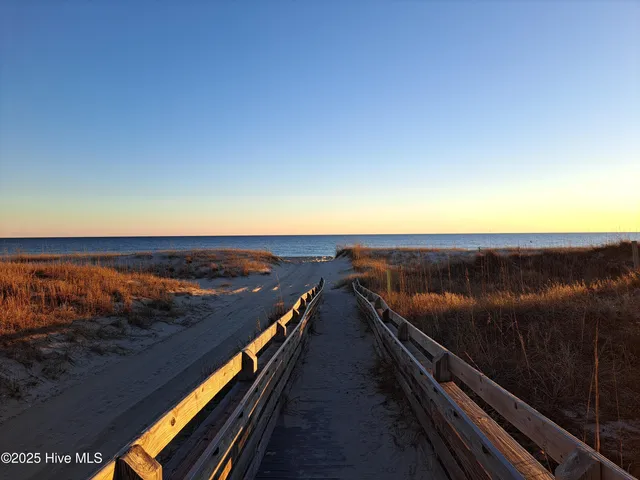 $995 | 217 West Atlantic Boulevard, Unit 4, Atlantic Beach, NC 28512