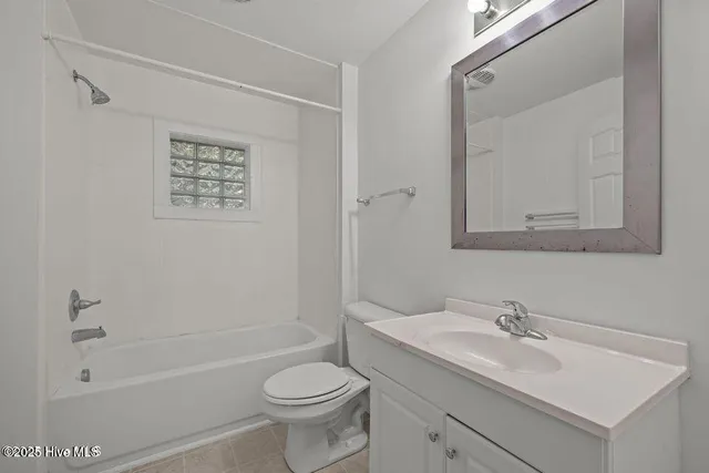 $995 | 217 West Atlantic Boulevard, Unit 4, Atlantic Beach, NC 28512