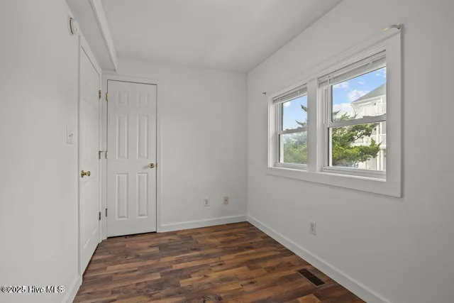 $995 | 217 West Atlantic Boulevard, Unit 4, Atlantic Beach, NC 28512