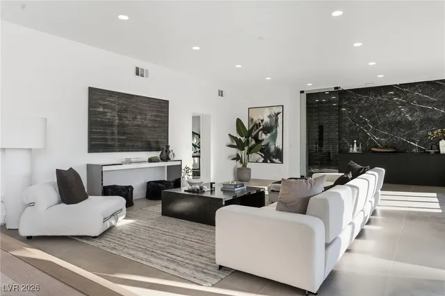 $1,750,000 | 8717 Kingship Court, Las Vegas, NV 89129