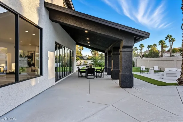 $1,750,000 | 8717 Kingship Court, Las Vegas, NV 89129