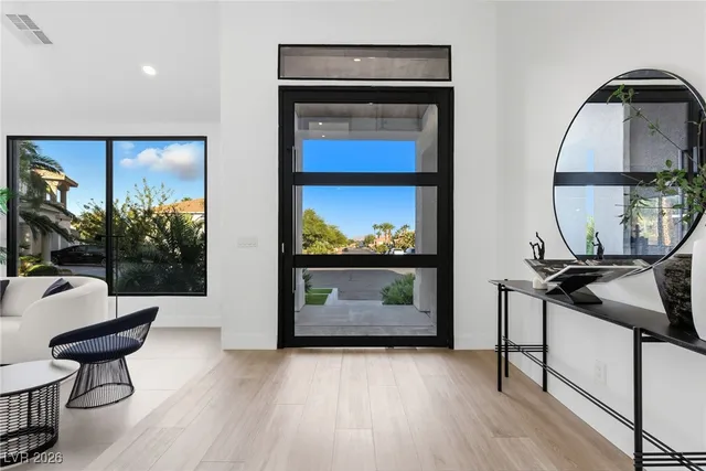 $1,750,000 | 8717 Kingship Court, Las Vegas, NV 89129