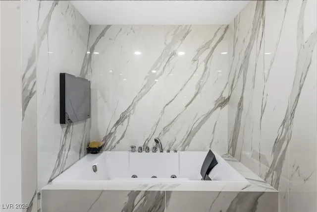 $1,750,000 | 8717 Kingship Court, Las Vegas, NV 89129