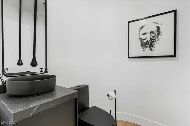 $1,750,000 | 8717 Kingship Court, Las Vegas, NV 89129