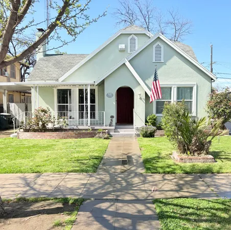 $379,500 | 1425 North Wilson Avenue, Fresno, CA 93728