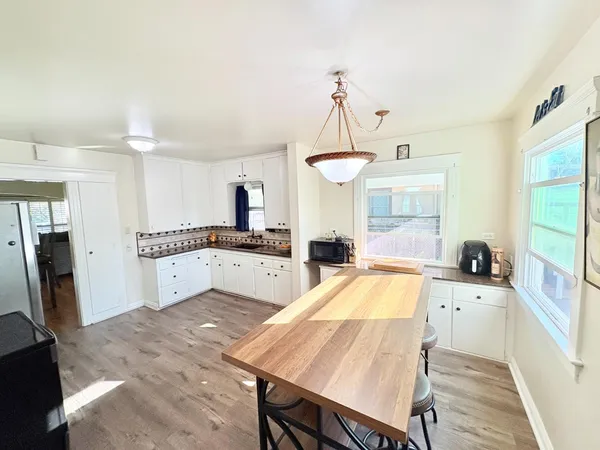 $379,500 | 1425 North Wilson Avenue, Fresno, CA 93728