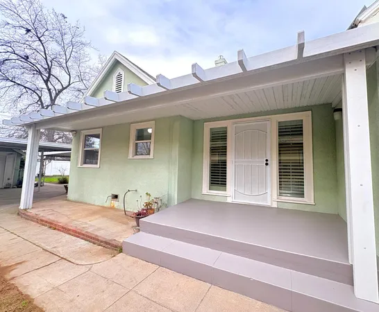 $379,500 | 1425 North Wilson Avenue, Fresno, CA 93728