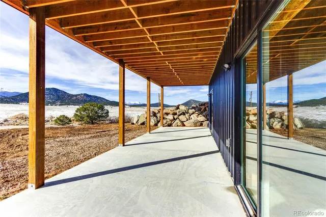 an outdoor view of the house