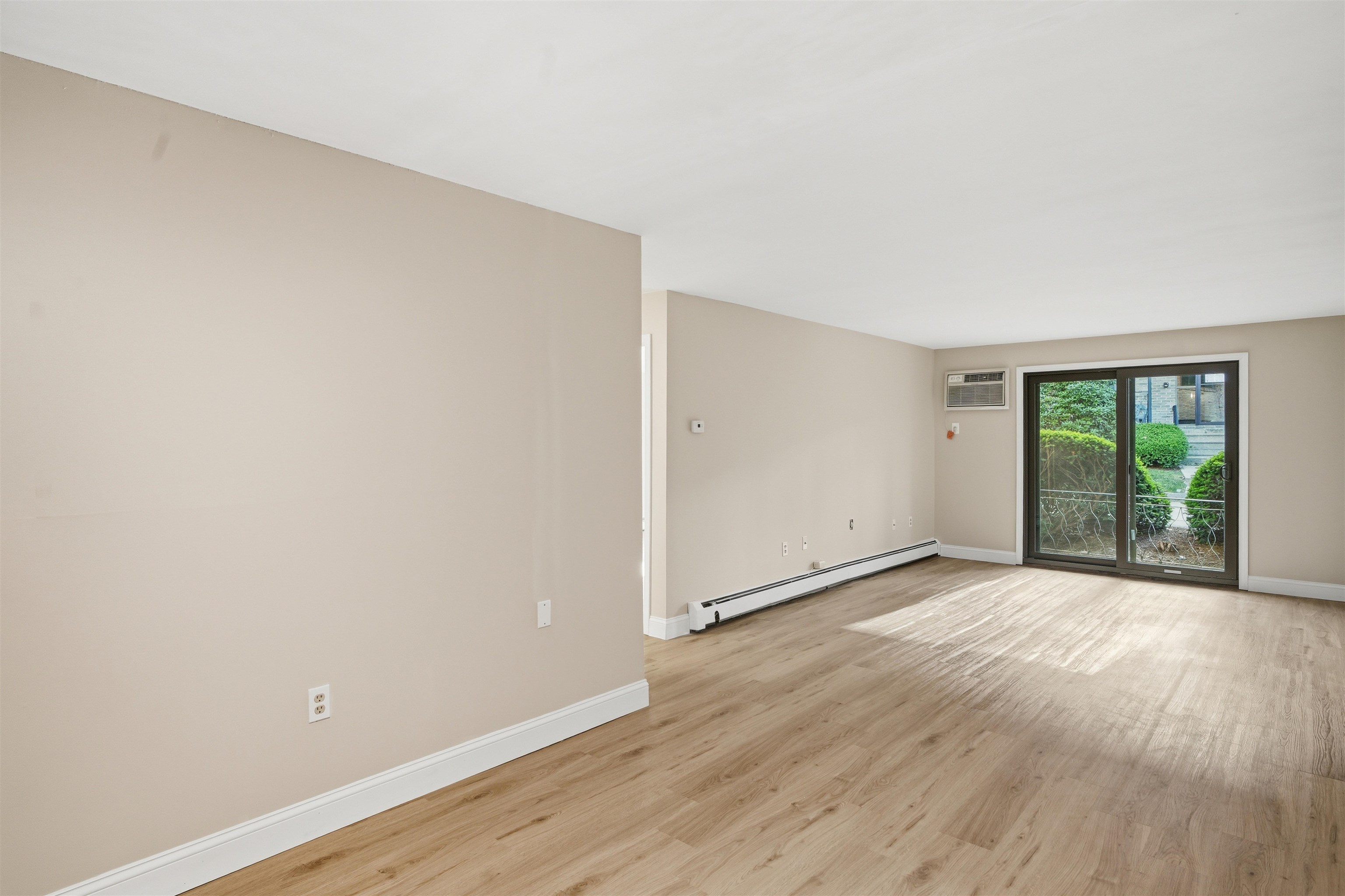 8 Strawberry Bank Road, Unit 9 Nashua, NH 03062 - Photo 8 of 30