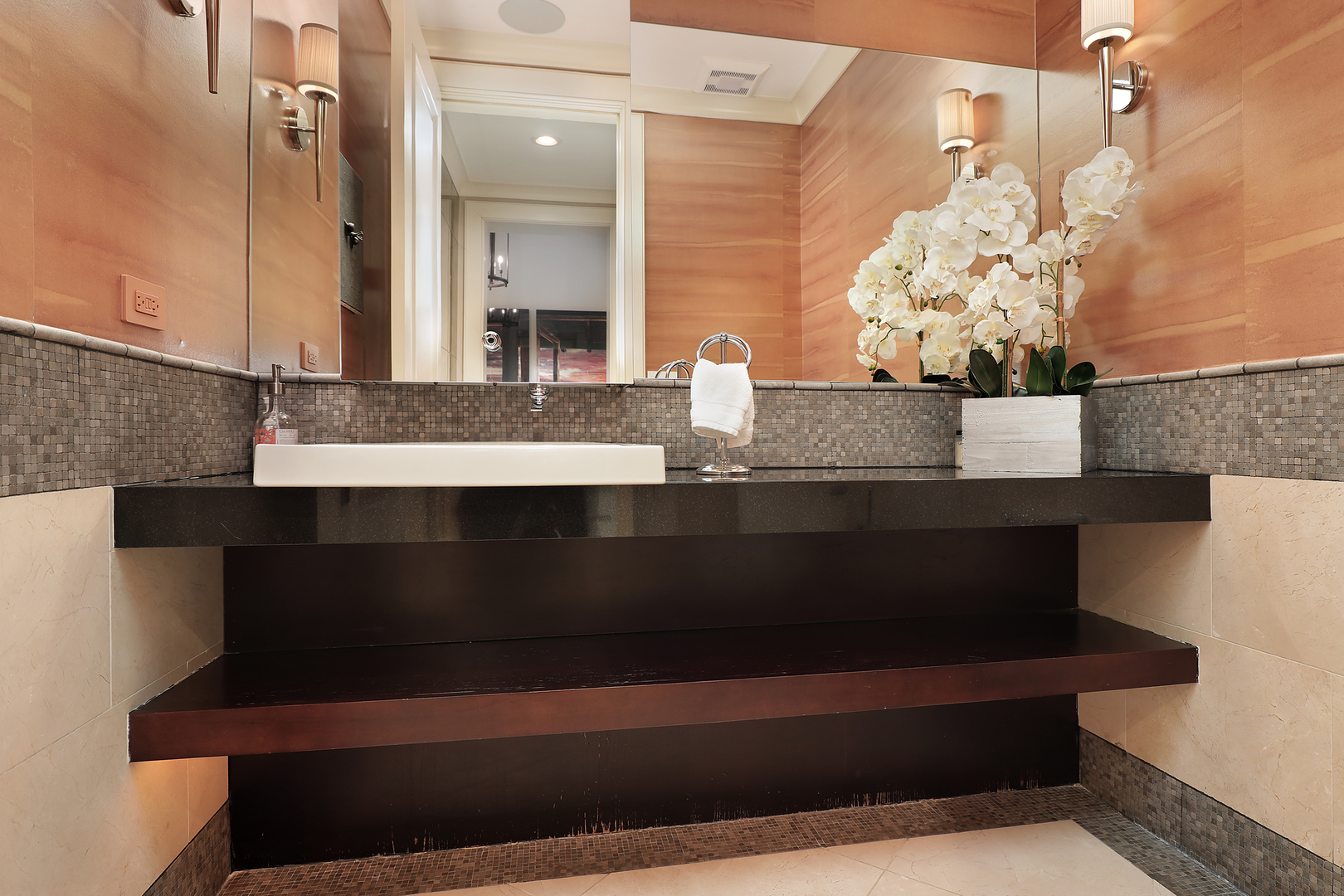 977 Sheridan Road Winnetka, IL 60093 - Photo 13 of 39 Gallery Image 13