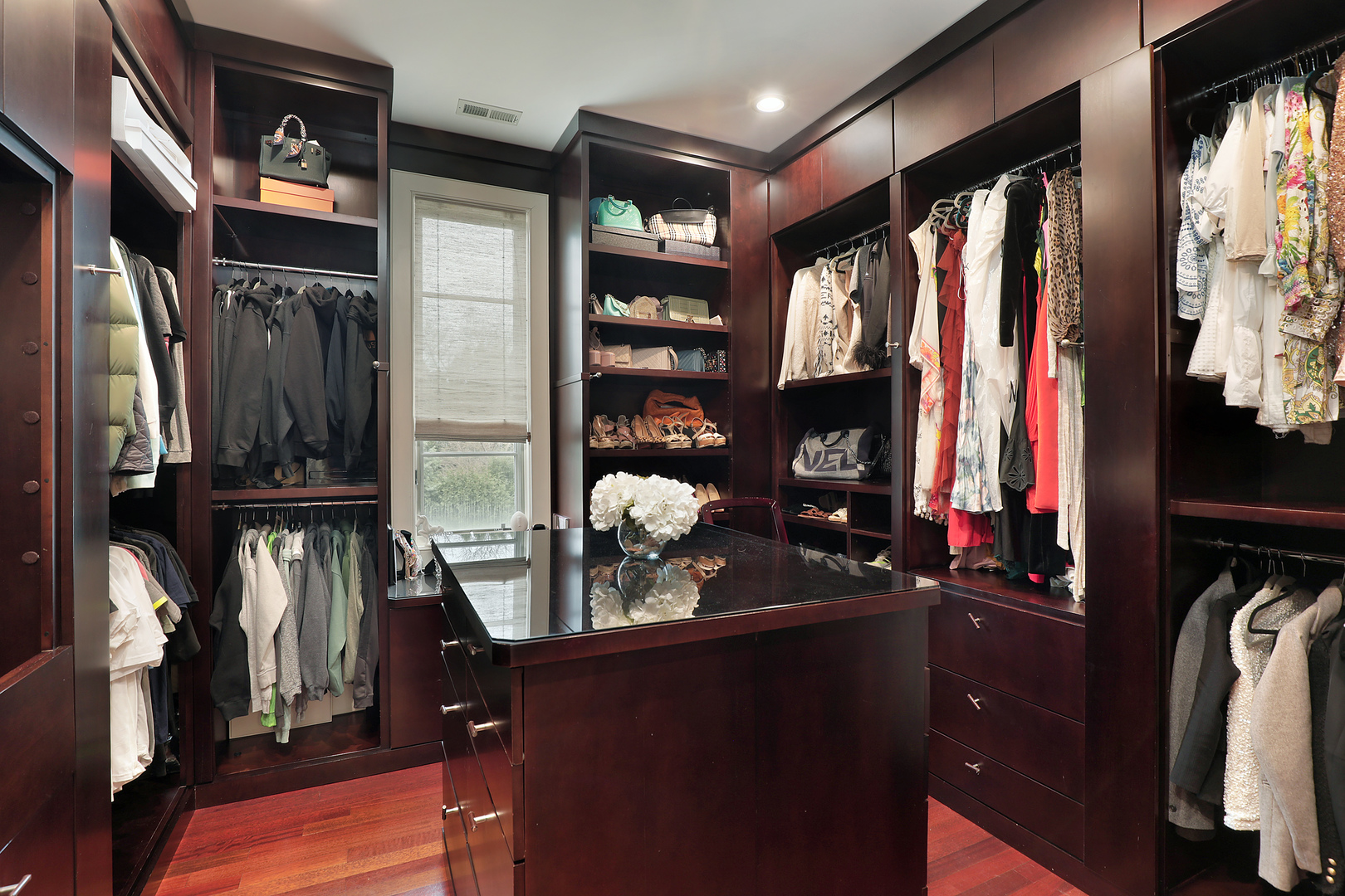 977 Sheridan Road Winnetka, IL 60093 - Photo 21 of 39 Gallery Image 21