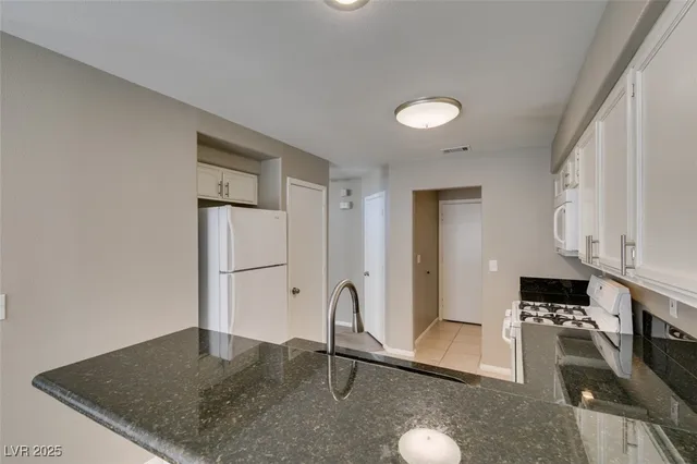 $1,850 | 190 Renville Court, Henderson, NV 89074