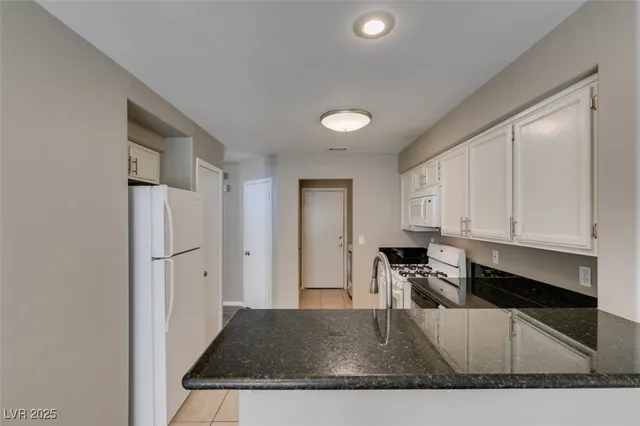 $1,850 | 190 Renville Court, Henderson, NV 89074