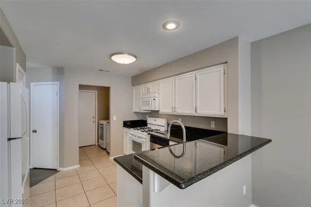 $1,850 | 190 Renville Court, Henderson, NV 89074