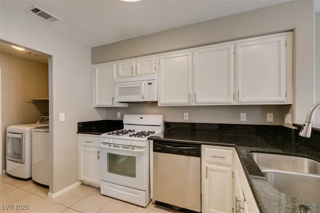 $1,850 | 190 Renville Court, Henderson, NV 89074