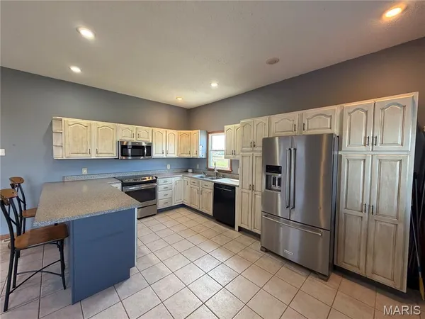 $375,000 | 3963 Gvillo Lane, Alton, IL 62002